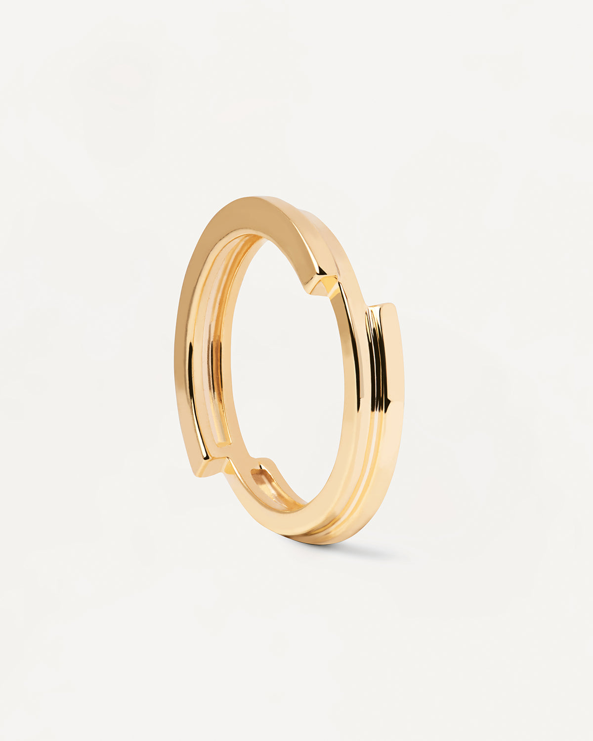 2023 Selection | Genesis Ring. Gold-plated silver plain ring with asymetric design. Get the latest arrival from PDPAOLA. Place your order safely and get this Best Seller. Free Shipping.