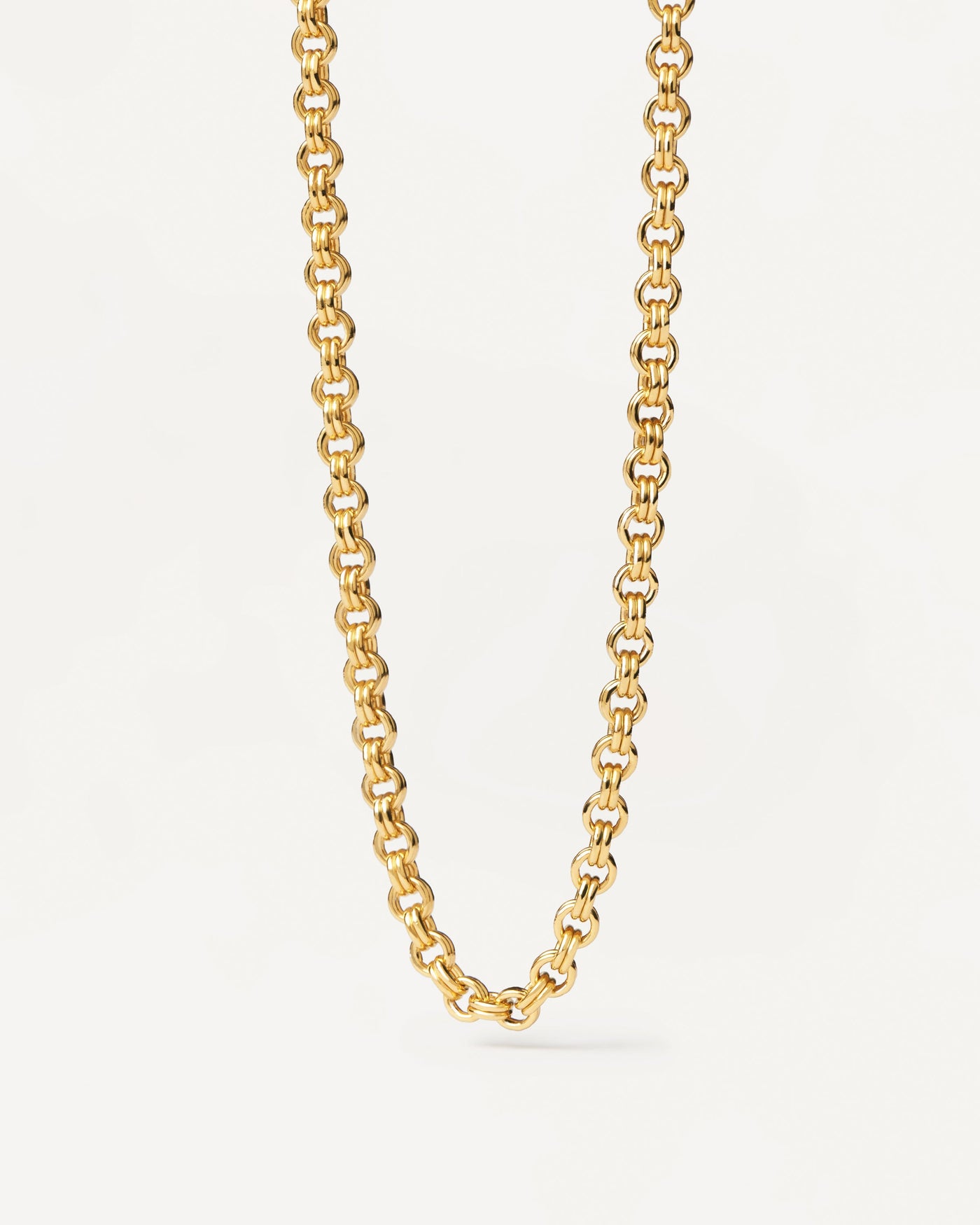 Collar Neo. Collar cadena de plata bañado en oro con eslabones dobles. Consigue las últimas novedades de PDPAOLA. Haz tu pedido de forma segura y obtén este Best Seller.