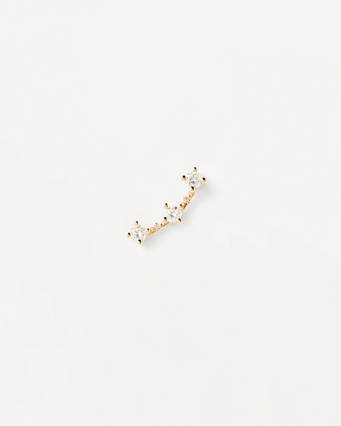 2024 Selection | Diamonds and gold Liberty Single Earring. Solid yellow gold ear piercing with arch shape & diamond trinity of 0.19 carat. Get the latest arrival from PDPAOLA. Place your order safely and get this Best Seller. Free Shipping.