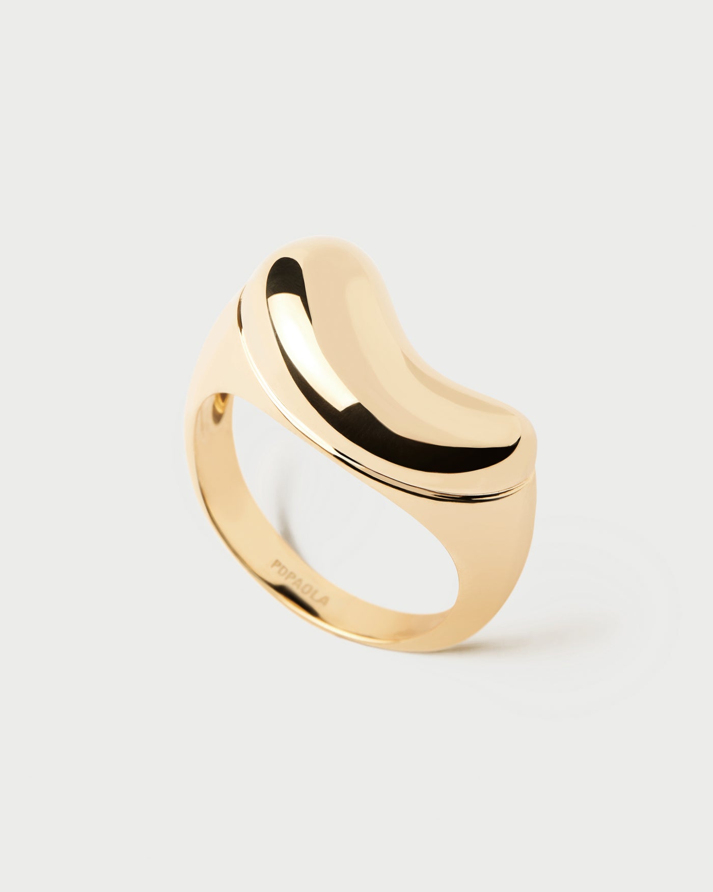 Aqua ring. Gold-plated chunky signet ring with a wavy bean shape. Get the latest arrival from PDPAOLA. Place your order safely and get this Best Seller.