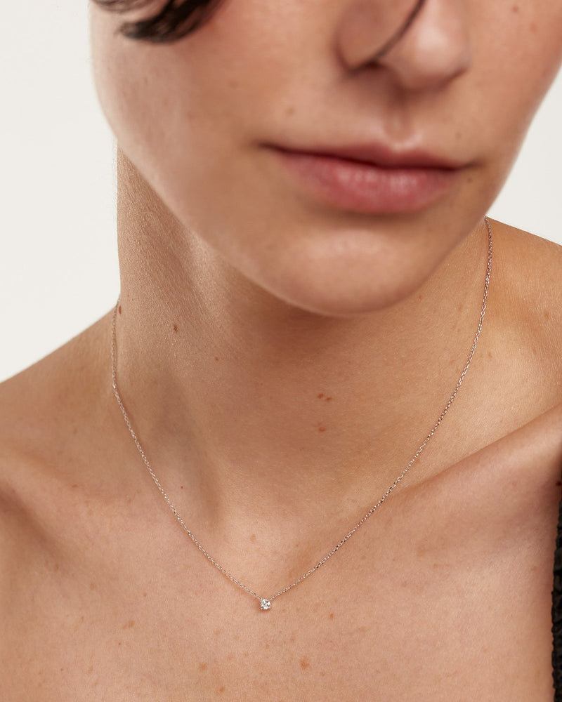 Collar de Diamantes Y Oro Blanco Solitaire Mini - 
  
    Oro Blanco 18K / Baño de rodio en plata
  
