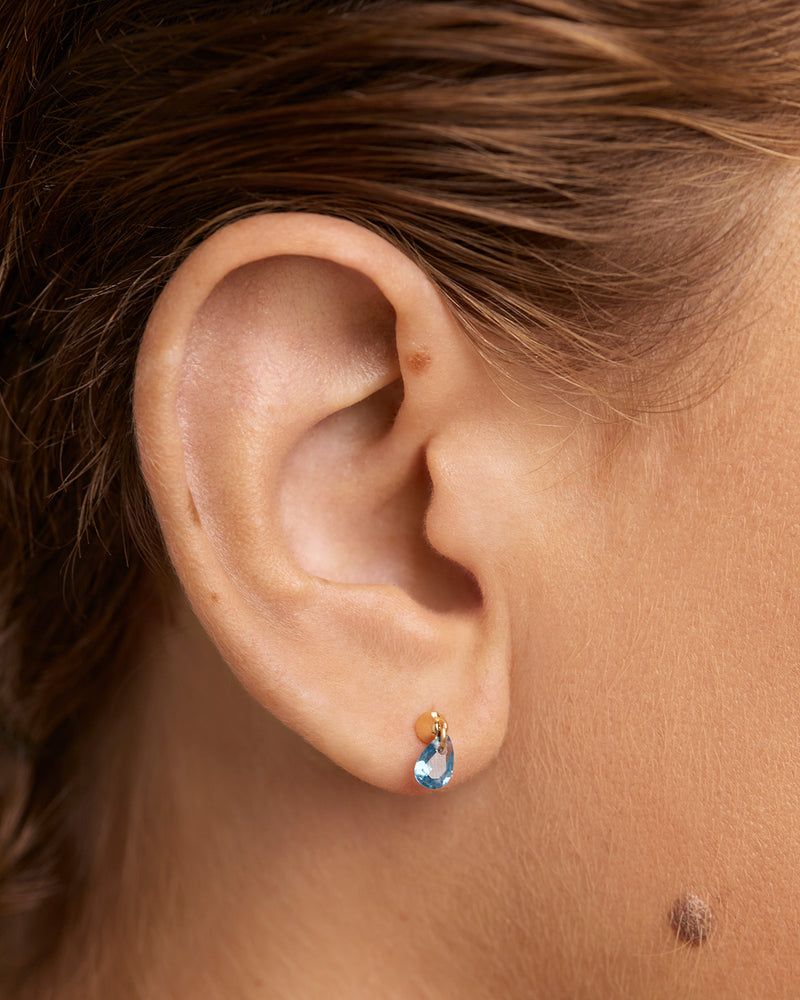 Piercing oreja Lily azul - 
  
    Plata de Ley / Baño de Oro 18K
  
