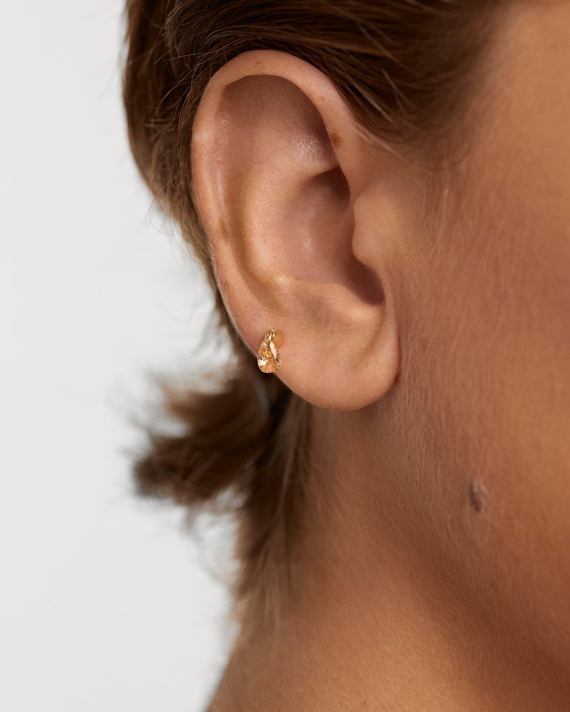 Piercing oreja Lily melocotón - 
  
    Plata de Ley / Baño de Oro 18K
  
