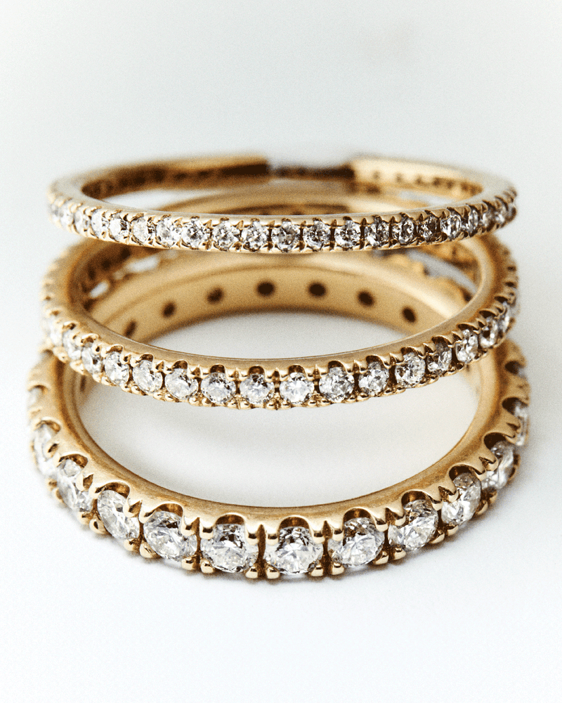 Diamonds and gold Eternity Mini Ring - 
  
    18K Gold
  
