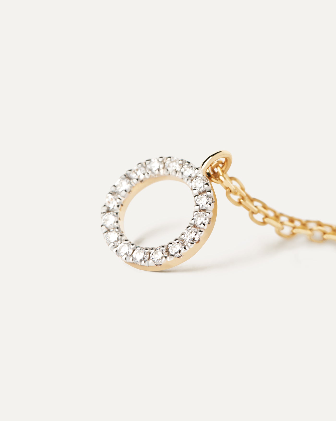 Diamonds and gold Circle necklace. Solid yellow gold necklace with a circular pendant with lab-grown diamonds of 0.06 carats. Get the latest arrival from PDPAOLA. Place your order safely and get this Best Seller.