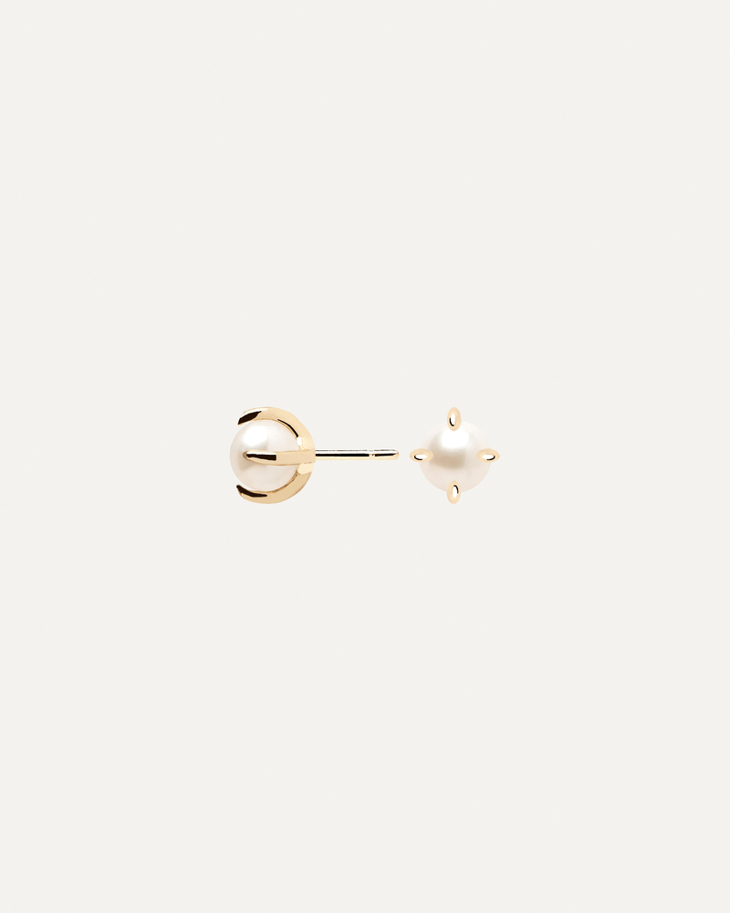 Solitary Pearl Earrings - 
  
    Sterling Silver / 18K Gold plating
  
