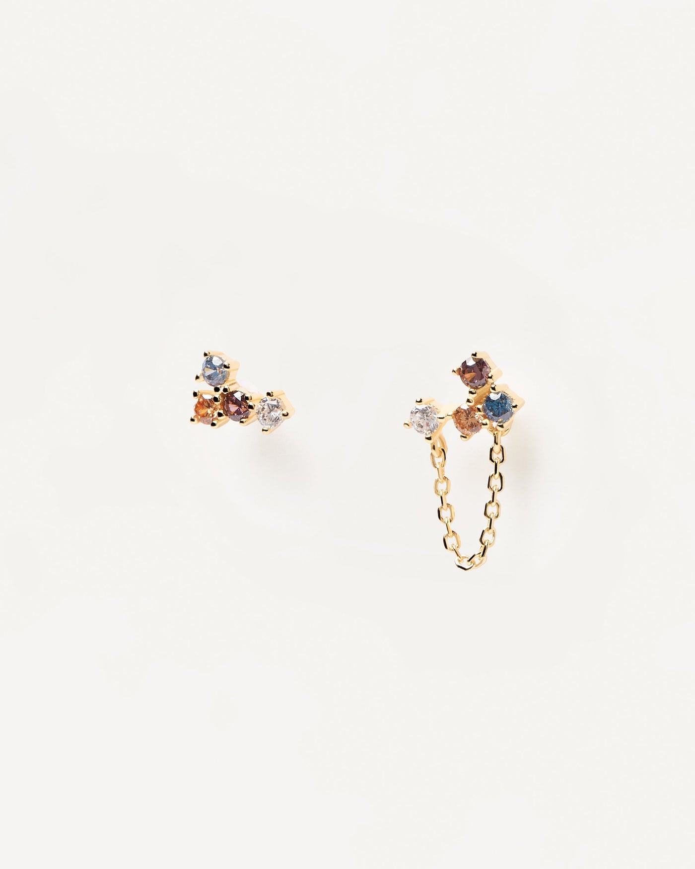 2023 Selection | Fox Earrings. Asymetrical stud earrings in gold-plated silver with five color stones. Get the latest arrival from PDPAOLA. Place your order safely and get this Best Seller. Free Shipping.