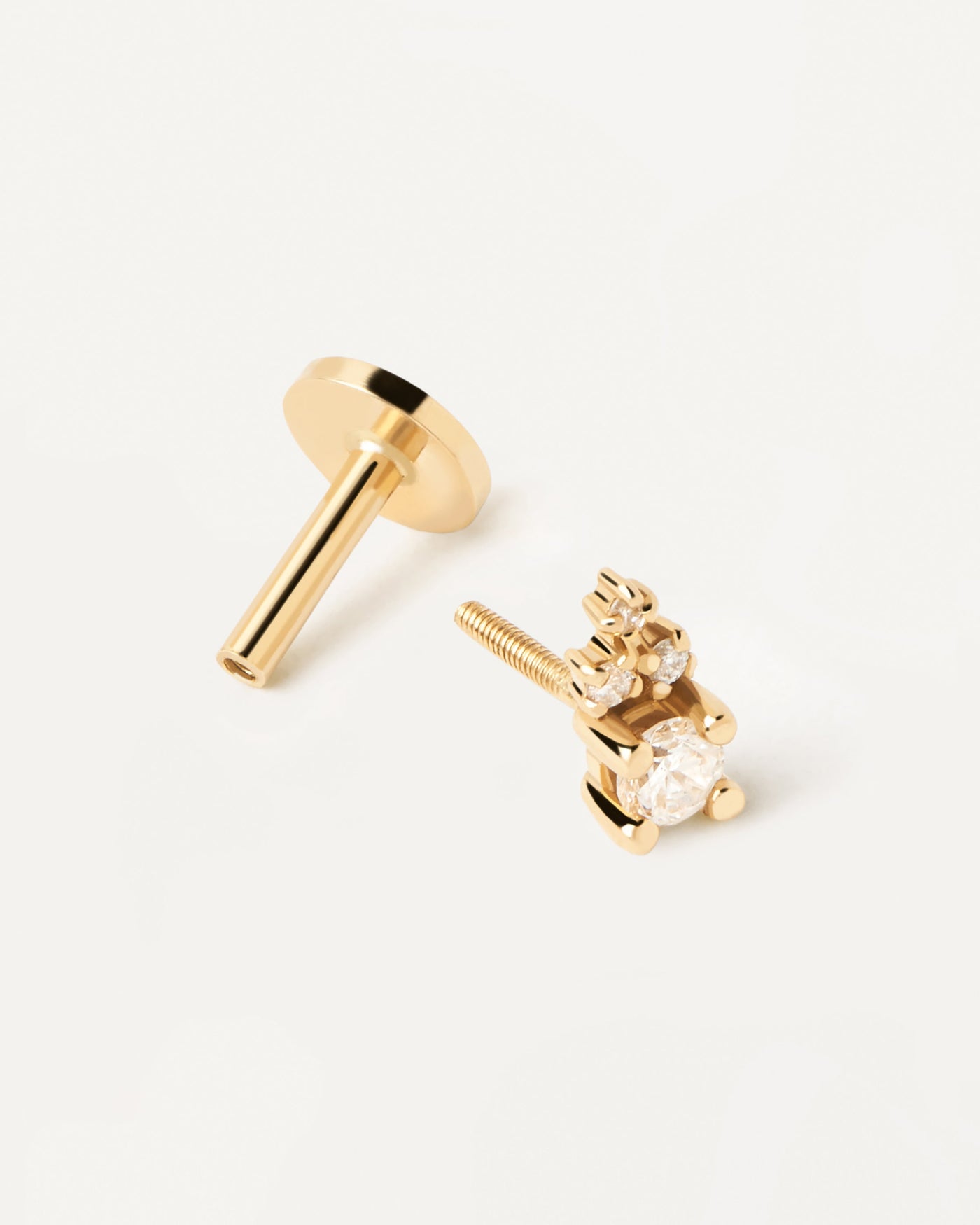 2024 Selection | Diamonds and gold Chelsea Single Earring. Solid yellow gold ear piercing with dainty bright diamonds of 0.07 carat. Get the latest arrival from PDPAOLA. Place your order safely and get this Best Seller. Free Shipping.