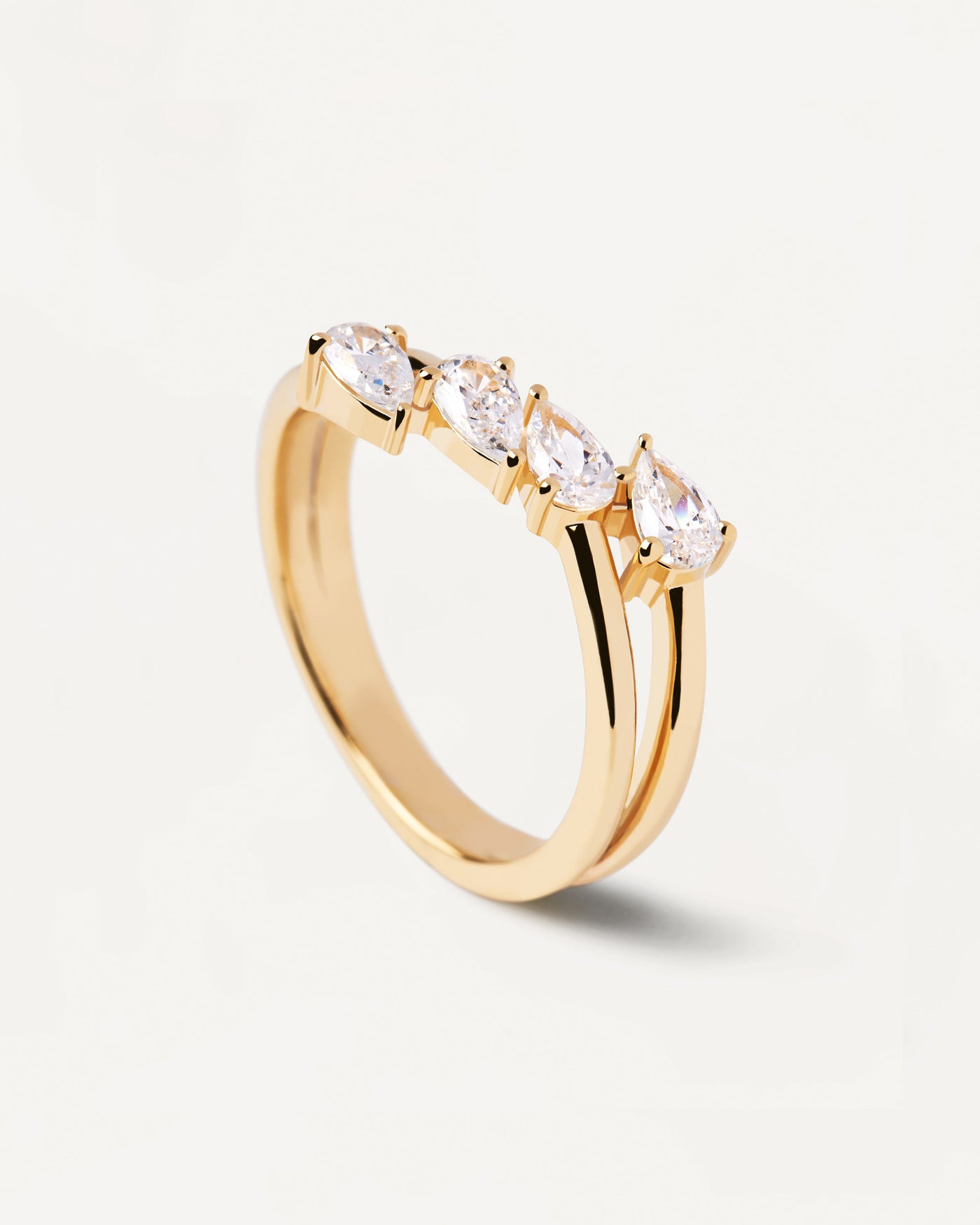 Terra Ring. Vergoldeter Silberring mit großen weißen Zirkonias. Erhalten Sie die neuesten Produkte von PDPAOLA. Geben Sie Ihre Bestellung sicher auf und erhalten Sie diesen Bestseller.