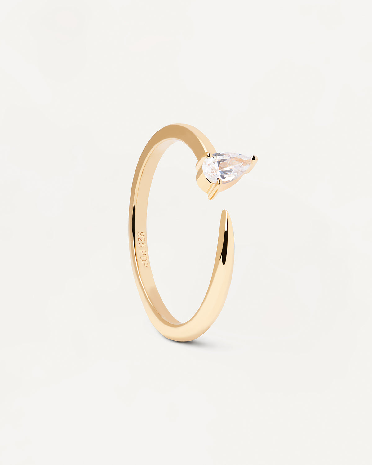 Selección 2024 | Anillo Twing. Anillo solitario de plata bañada en oro y circonita blanca en forma de punta. Consigue las últimas novedades de PDPAOLA. Haz tu pedido de forma segura y obtén este Best Seller. Envío Gratis.