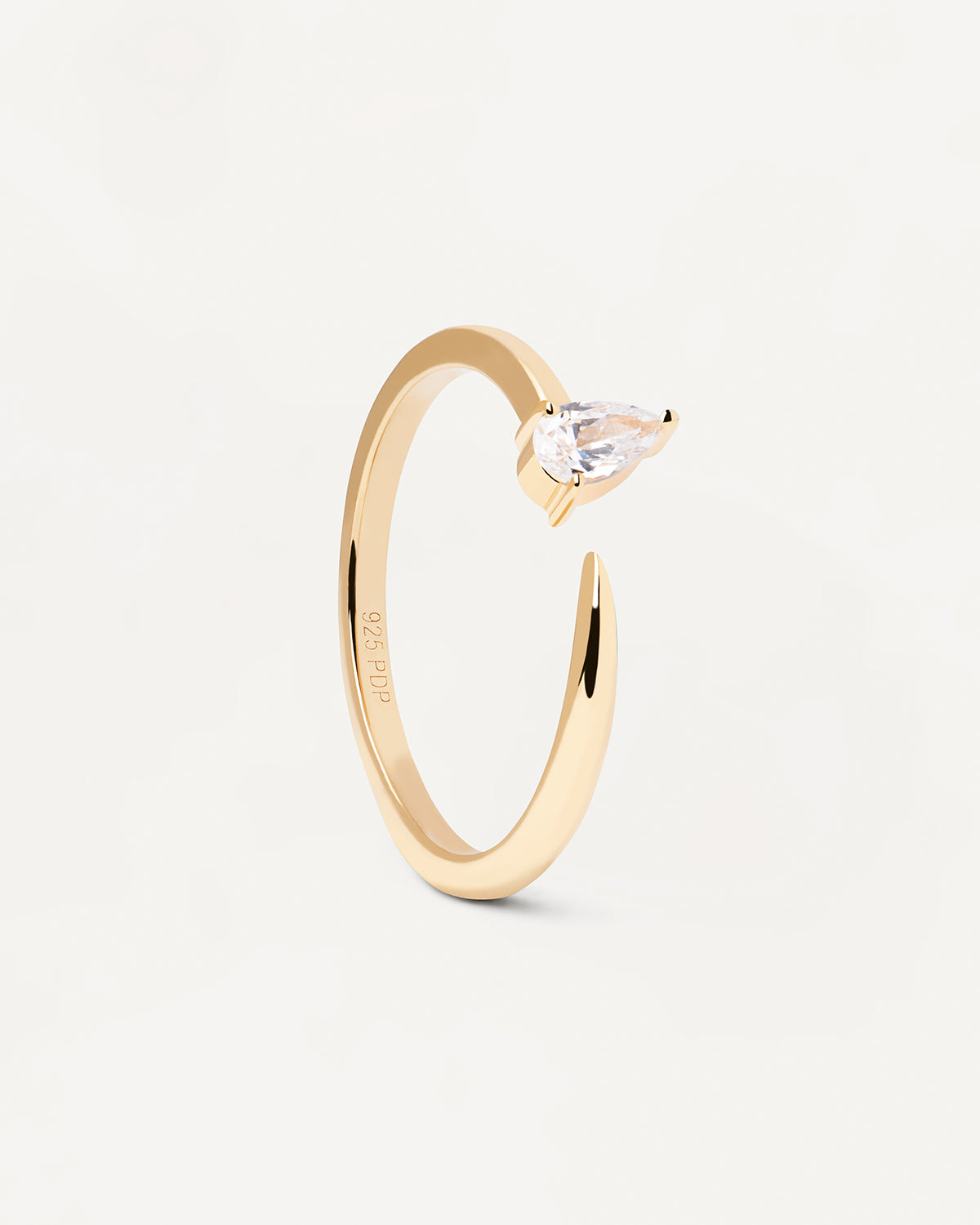 2023 Selection | Twing Ring. Gold-plated silver solitaire ring with point shaped white zirconia. Get the latest arrival from PDPAOLA. Place your order safely and get this Best Seller. Free Shipping.