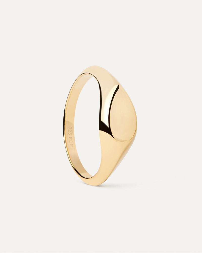 Anello sigillo placcato in oro con design a sommità piatta a forma di pera