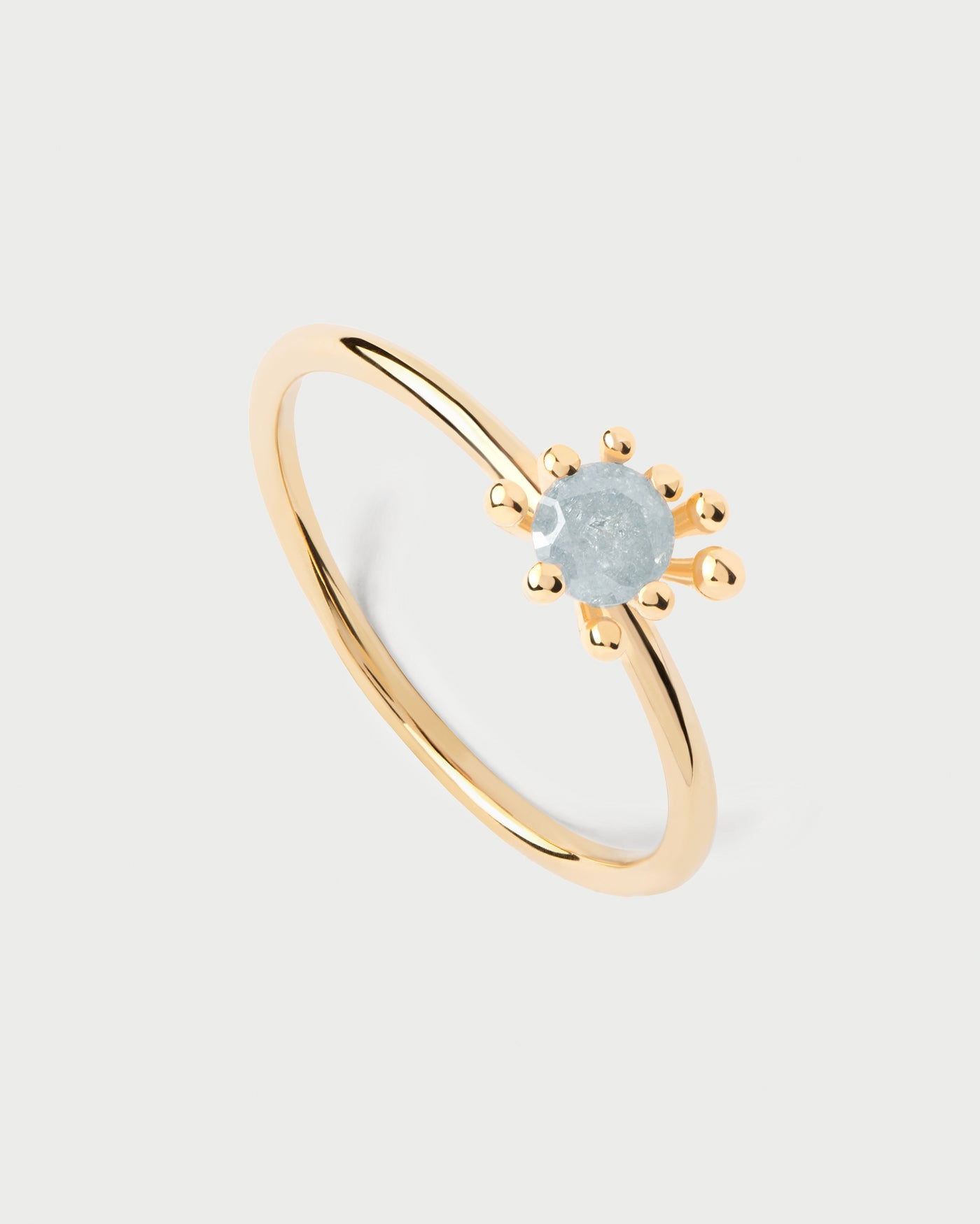 Anello organico ornato da zirconi grigi ghiaccio circondati da molteplici griffe