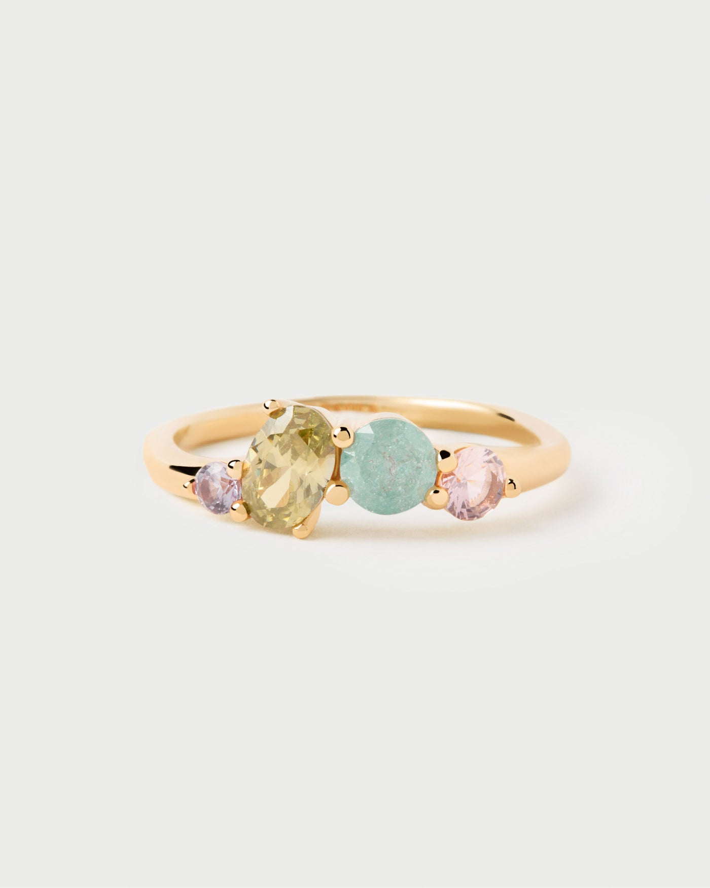 Bague élégante ornée de zircons multicolores de tailles différentes