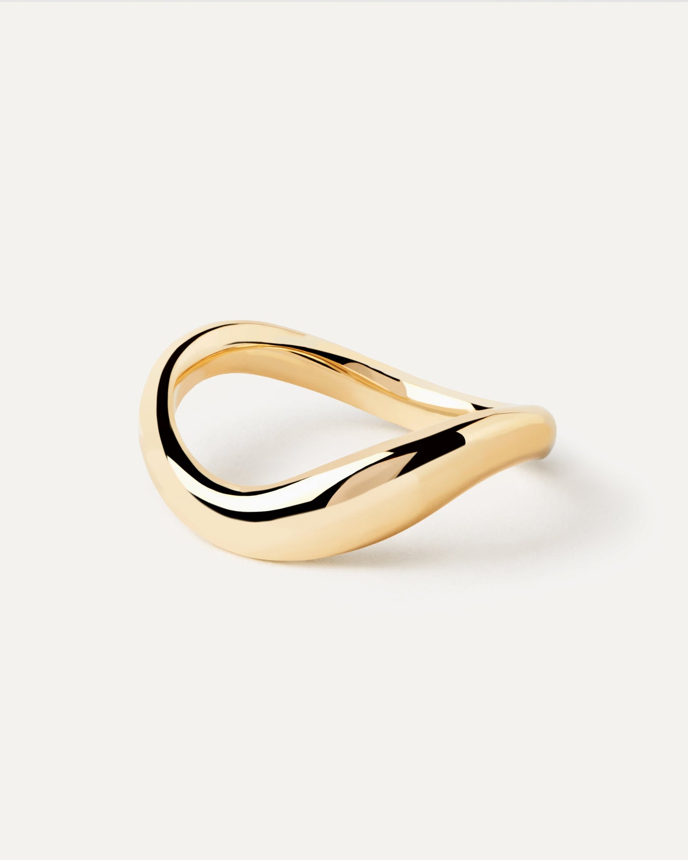 2023 Selection | Gold Celeste Ring. Anillo ondulado de oro amarillo macizo con grabado PDPAOLA. Get the latest arrival from PDPAOLA. Place your order safely and get this Best Seller. Free Shipping.