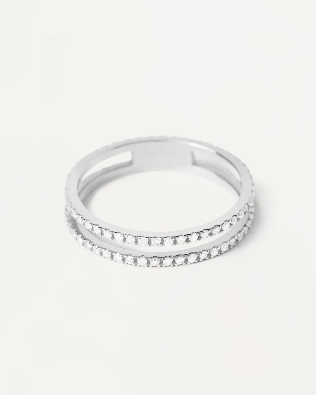 Eternity Dual Ring aus Weissgold mit Diamanten. Erhalten Sie die neuesten Produkte von PDPAOLA. Geben Sie Ihre Bestellung sicher auf und erhalten Sie diesen Bestseller.