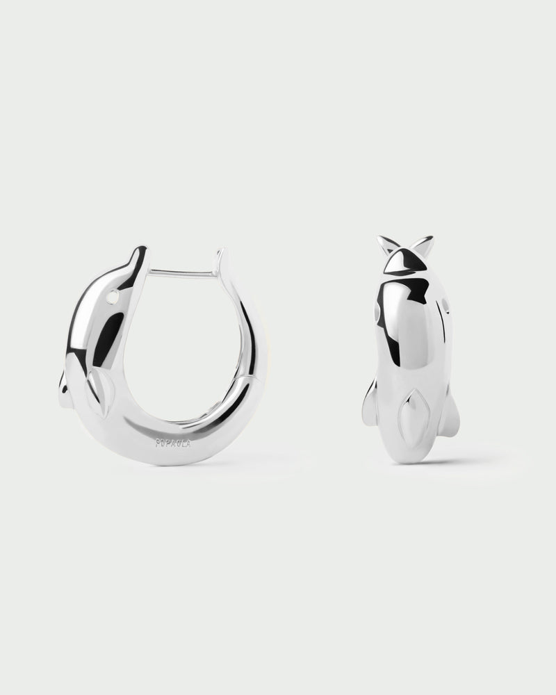Aros delfín modernos de plata con forma escultural
