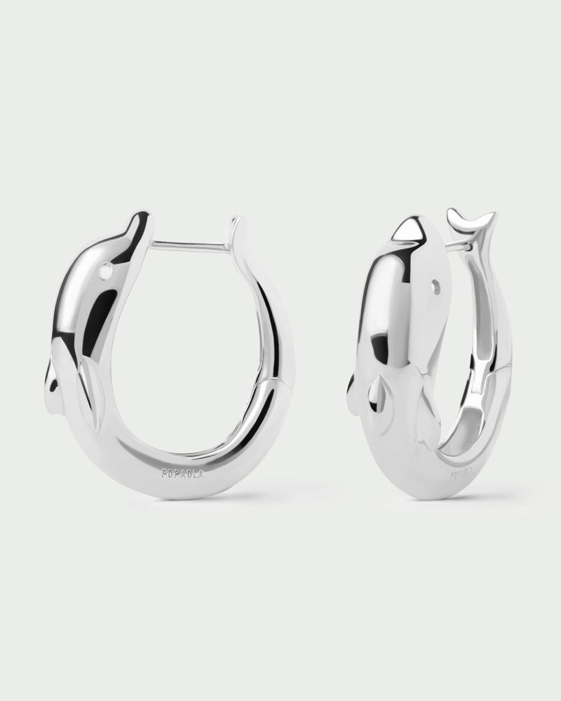 Aros delfín modernos grandes de plata con forma escultural