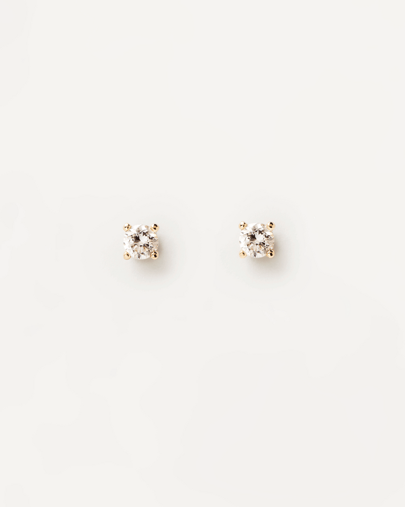 Diamonds and Gold Solitaire Studs - 
  
    18K Gold
  
