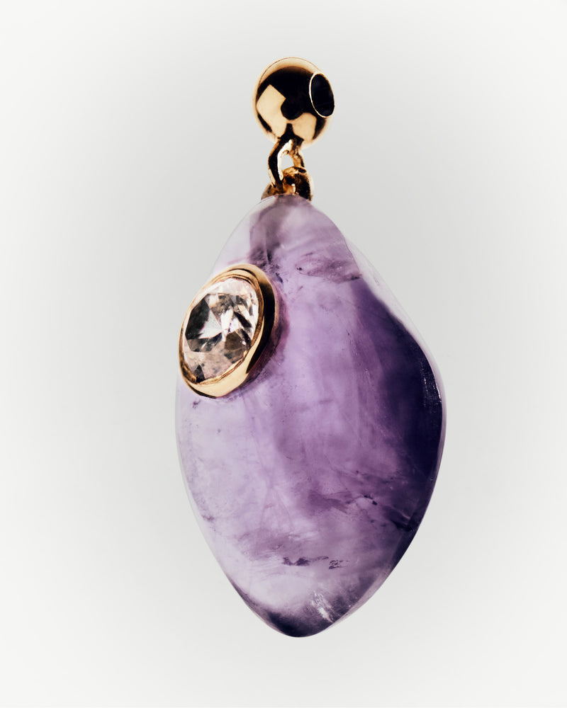 Charm pietra viola dalla forma asimmetrica con zirconi per collana o braccialetto