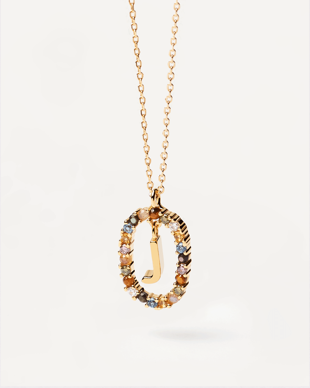 Collana con lettera J - 
  
    Argento sterling / Placcatura in Oro 18K
  
