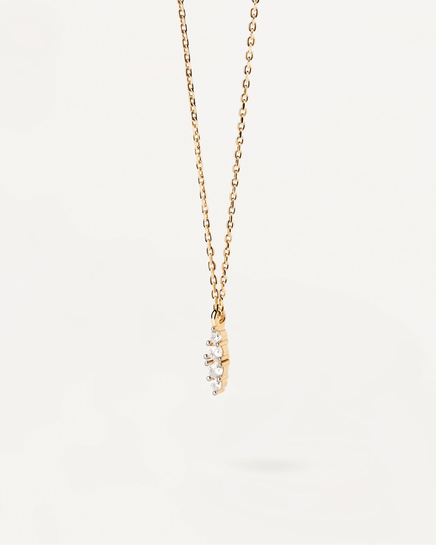 Collar cadena de plata bañada en oro con colgante de racimo multipiedra en forma de ojo