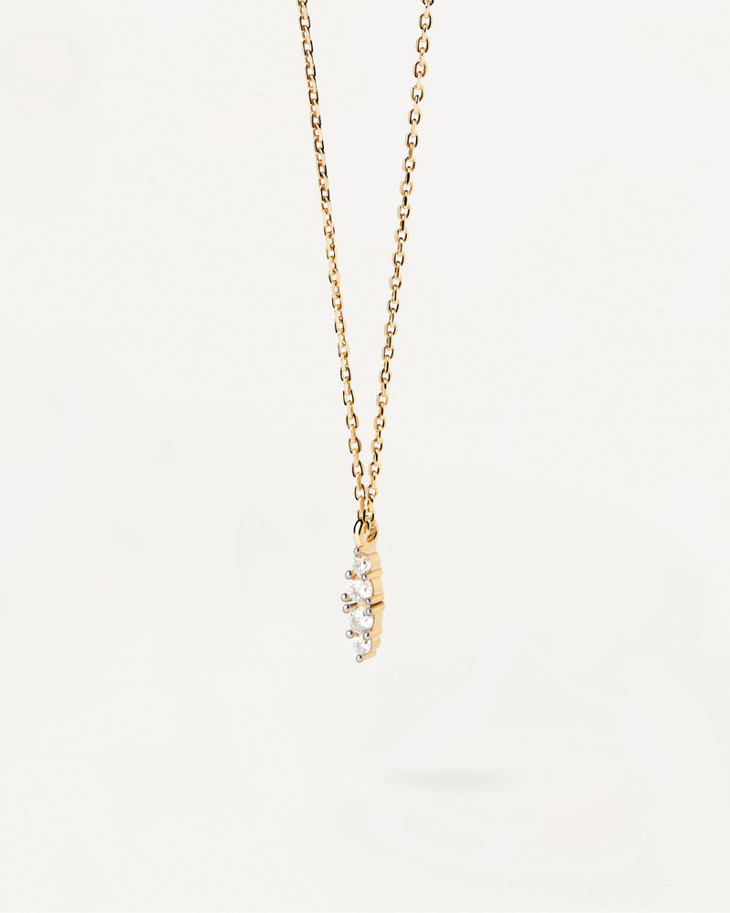 Gold-plated chain necklace with eye shape multi-stone cluster pendant