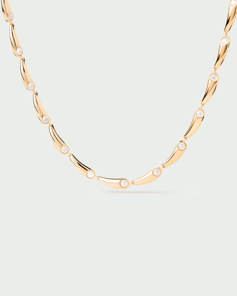 Collana moderna con maglie a forma di goccia ornate di zirconi bianchi