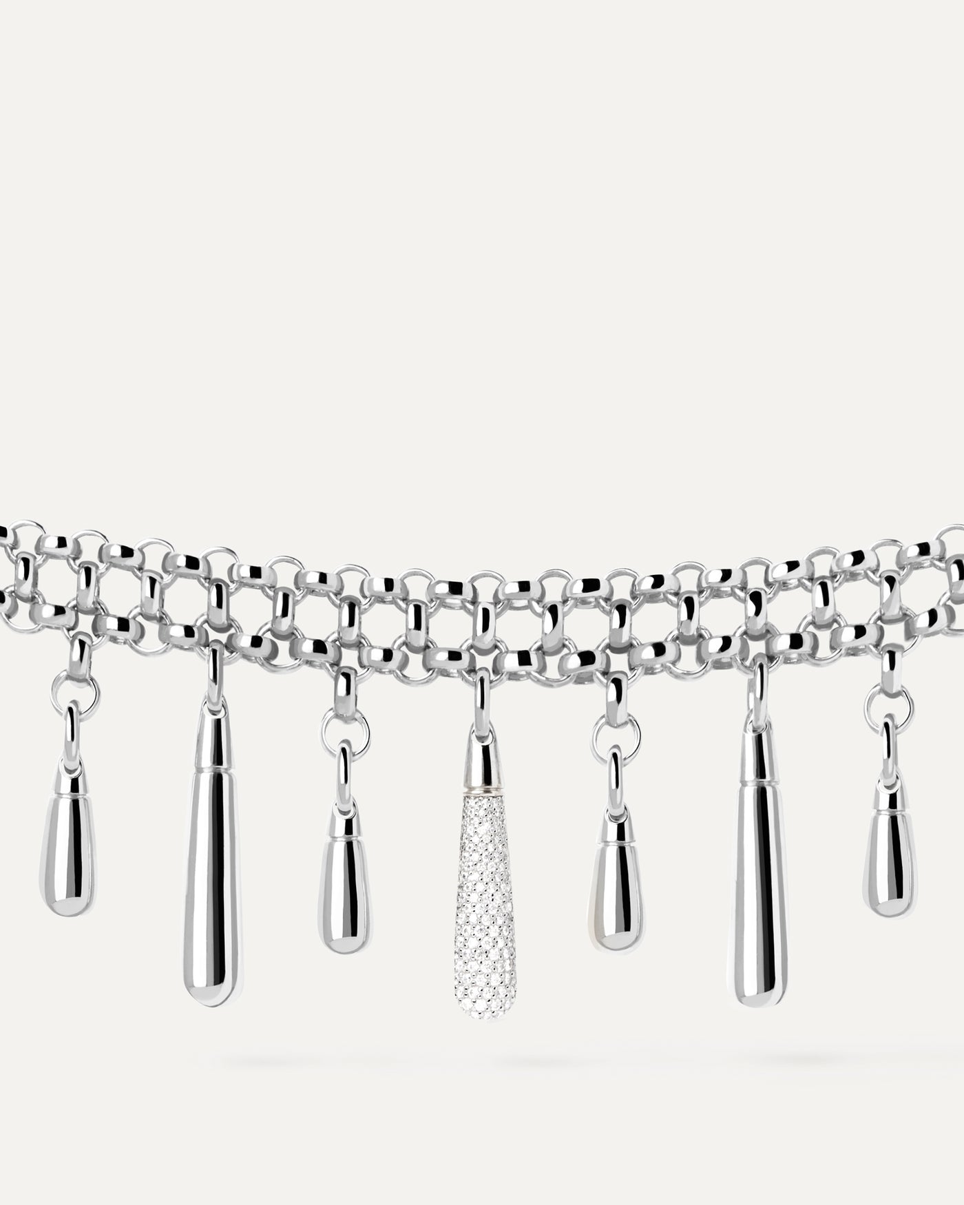 Jelly Ketten Silberhalskette. Silberne Doppelkette Choker-Halskette mit Gold- und Pavé-Tropfenanhängern. Erhalten Sie die neuesten Produkte von PDPAOLA. Geben Sie Ihre Bestellung sicher auf und erhalten Sie diesen Bestseller.