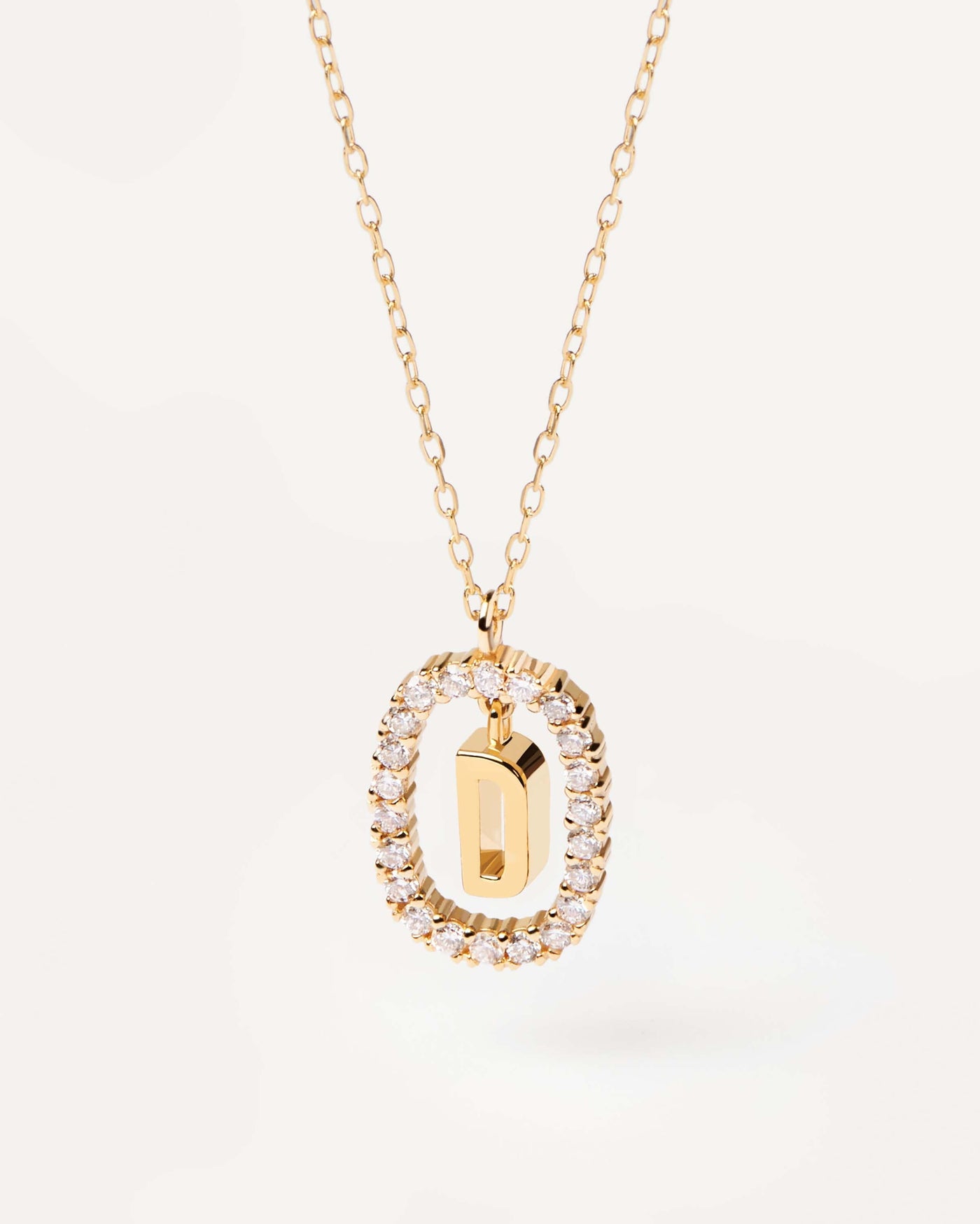 GoldHalskette mit Diamanten Buchstabe D. Erstes D-Halskette in soliden Gelbgold, umkreist von 0,33 Karat-Labor-Diamanten. Erhalten Sie die neuesten Produkte von PDPAOLA. Geben Sie Ihre Bestellung sicher auf und erhalten Sie diesen Bestseller.