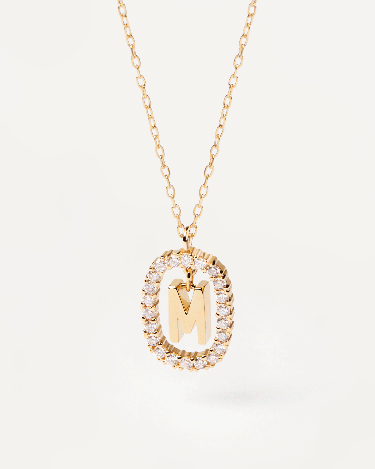 GoldHalskette mit Diamanten Buchstabe M - 
  
    18 kt Gold
  
