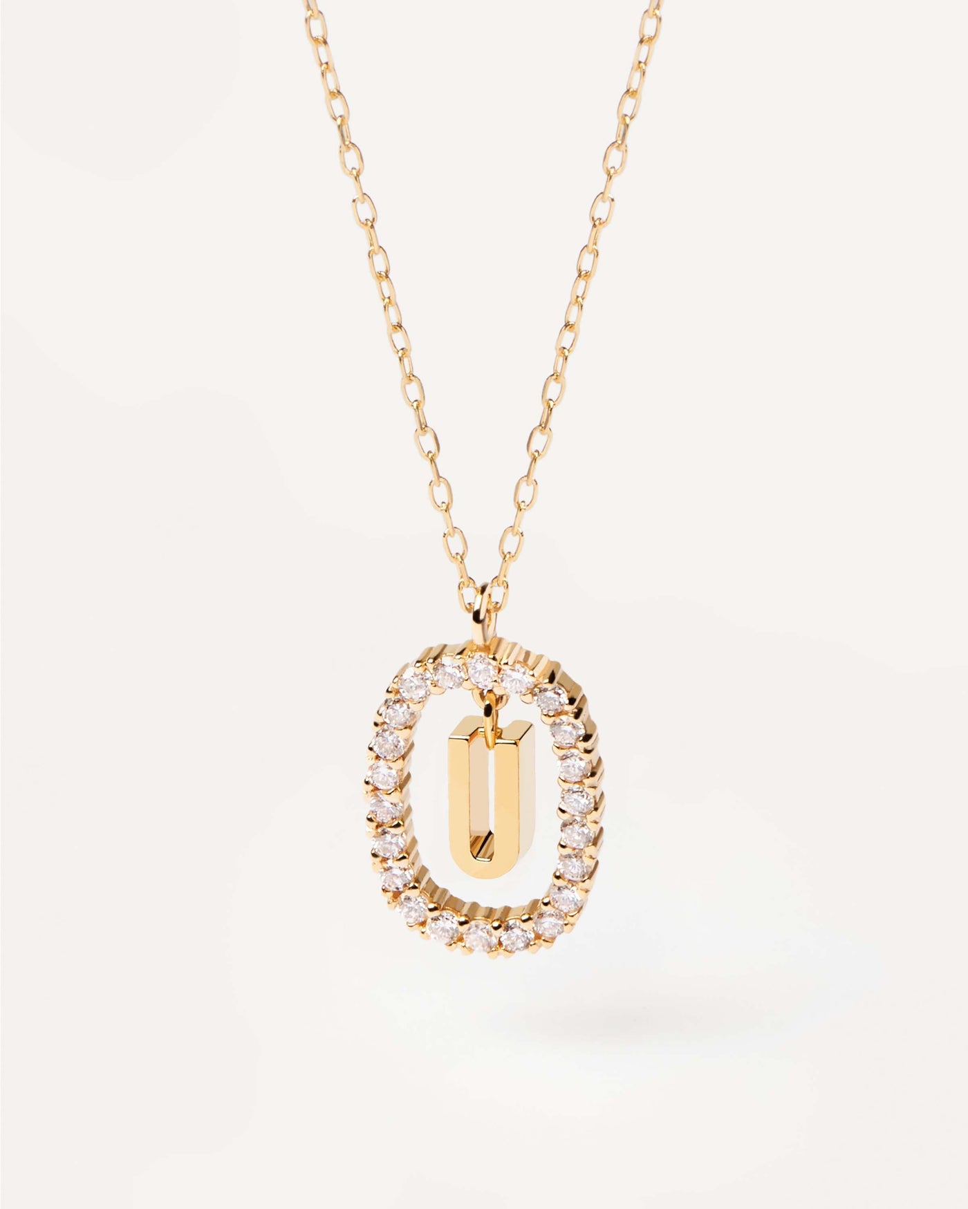 Collier Lettre U en Diamants et Or. Collier initiale Y en or jaune massif, encerclé de diamants de laboratoire de 0,33 carat. Découvrez les dernières nouveautés de chez PDPAOLA. Commandez et recevez votre bijou en toute sérénité.