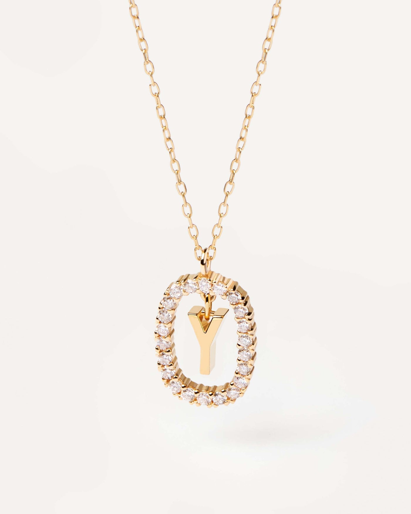 Collier Lettre Y en Diamants et Or. Collier initiale  en or jaune massif, encerclé de diamants de laboratoire de 0,33 carat. Découvrez les dernières nouveautés de chez PDPAOLA. Commandez et recevez votre bijou en toute sérénité.