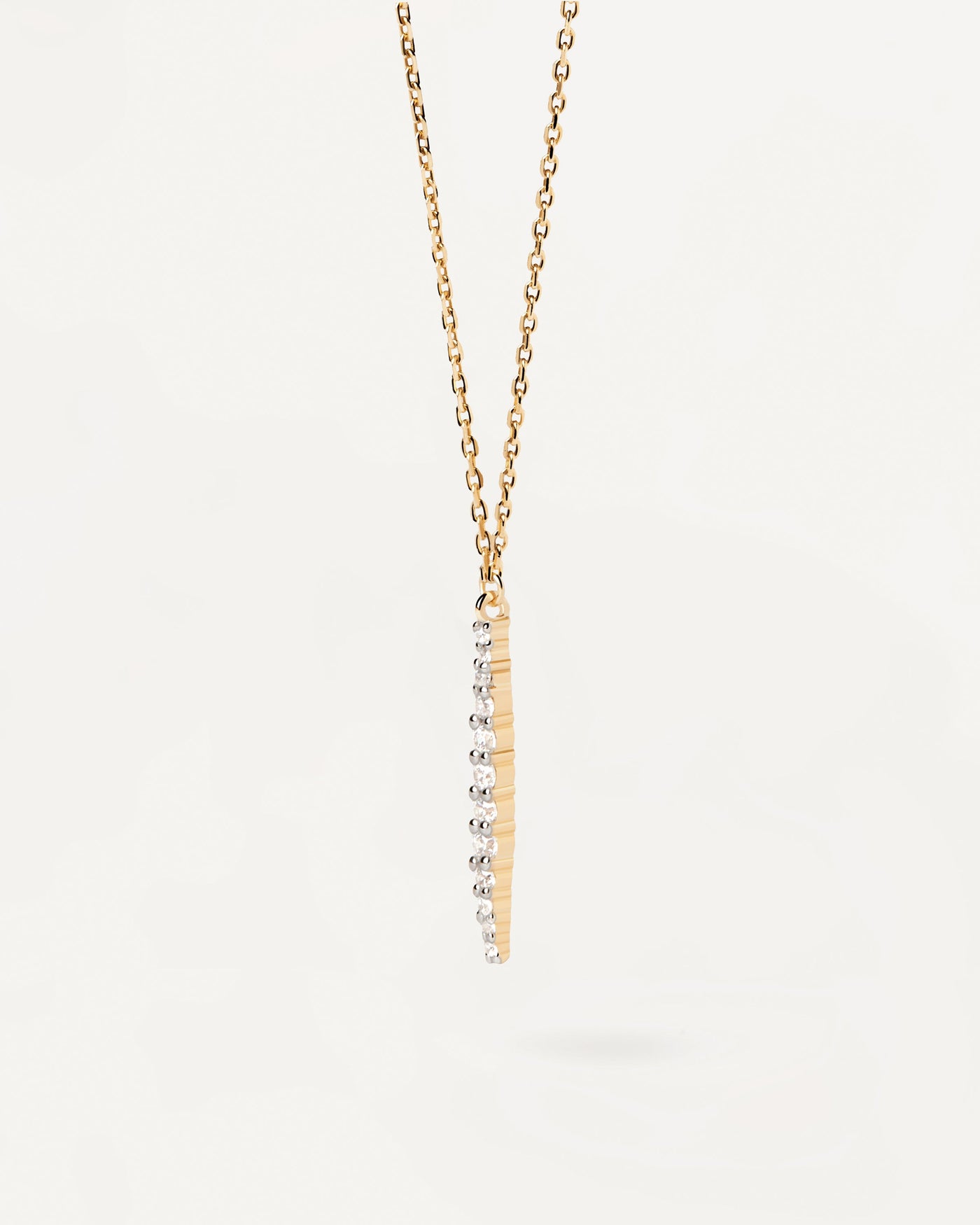 Kate Halskette Aus Gold Mit Diamanten. Halskette aus massivem Gelbgold mit einem 12-Pavé-Diamantanhänger mit 0,17 Karat. Erhalten Sie die neuesten Produkte von PDPAOLA. Geben Sie Ihre Bestellung sicher auf und erhalten Sie diesen Bestseller.