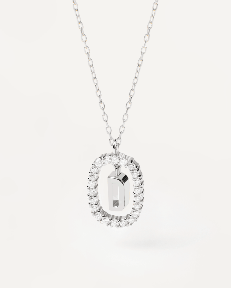 Collana in Diamanti E Oro Bianco Con Lettera D - 
  
    Oro bianco 18K / Placcatura in argento rodiato
  
