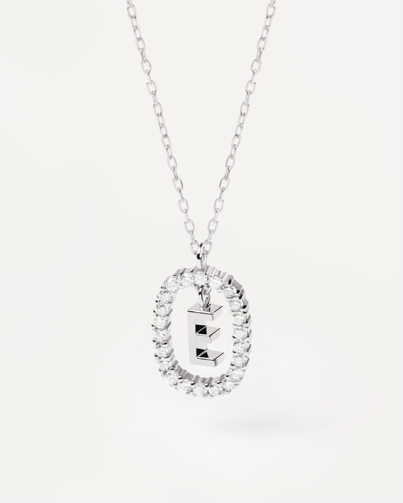 Collier en Diamants et en Or Blanc Lettre E - 
  
    Or blanc 18 carats / Placage Argent Rhodié
  
