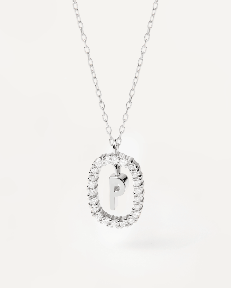 Collana in Diamanti E Oro Bianco Con Lettera P - 
  
    Oro bianco 18K / Placcatura in argento rodiato
  
