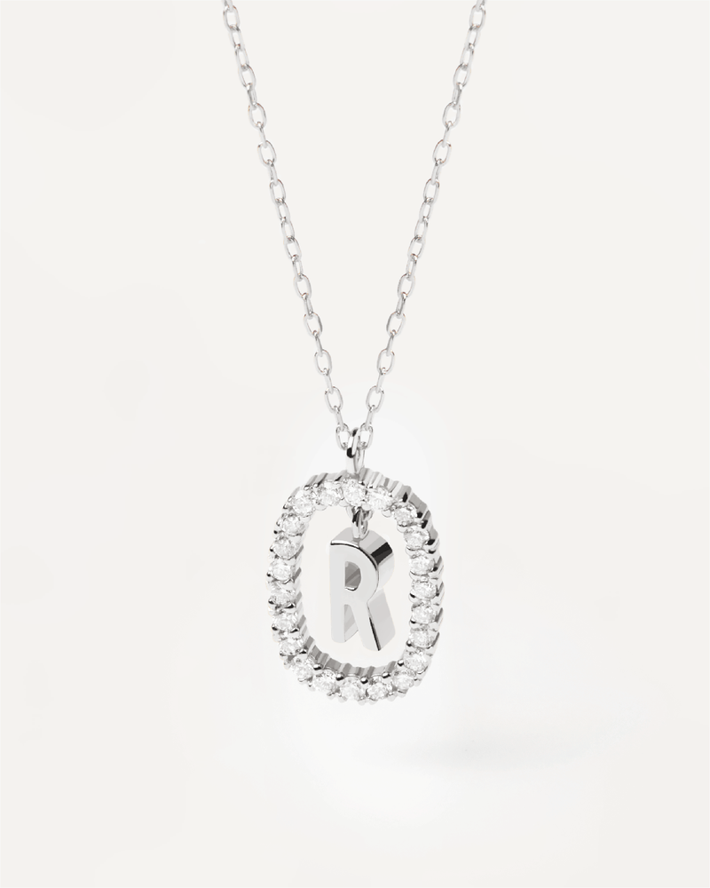 Collana in Diamanti E Oro Bianco Con Lettera R - 
  
    Oro bianco 18K / Placcatura in argento rodiato
  
