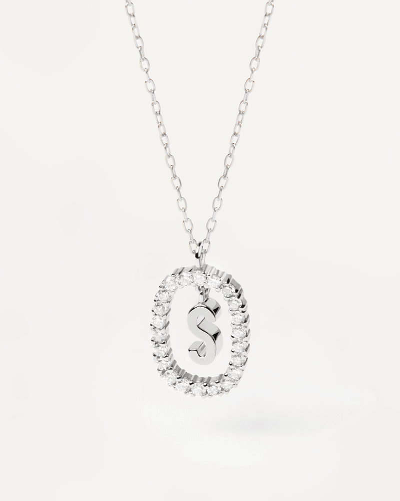 Collana in Diamanti E Oro Bianco Con Lettera S - 
  
    Oro bianco 18K / Placcatura in argento rodiato
  
