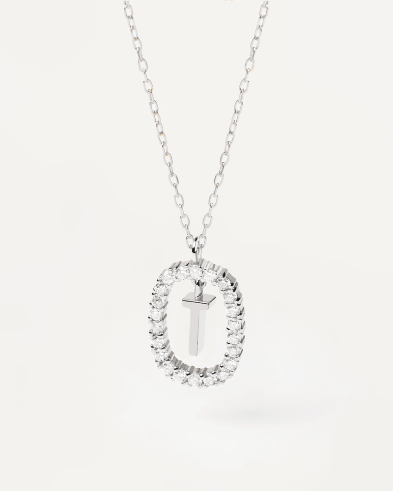 Collana in Diamanti E Oro Bianco Con Lettera T - 
  
    Oro bianco 18K / Placcatura in argento rodiato
  
