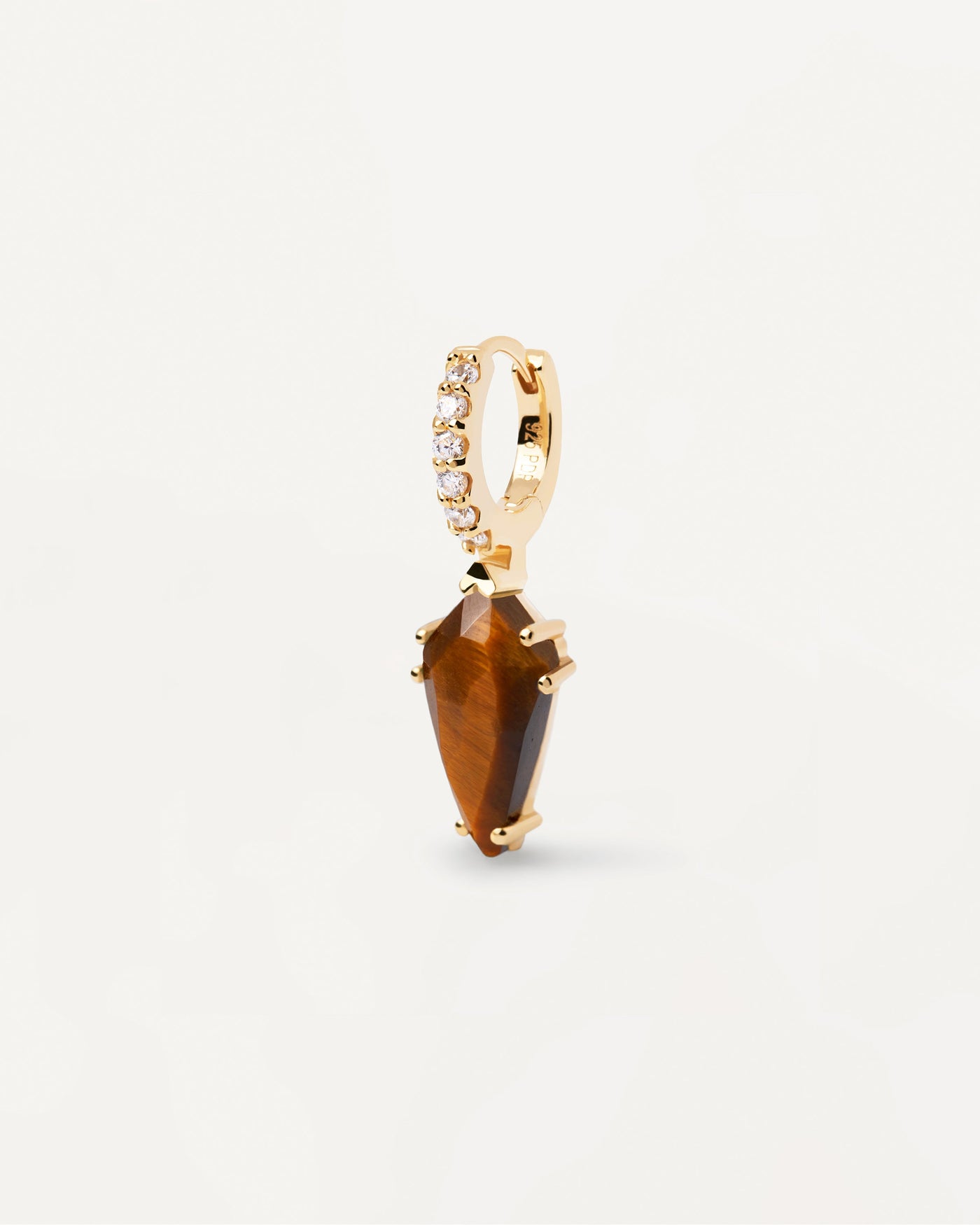 2023 Selection | Naoki Tiger Eye Single Earring. Gold-plated hoop ear piercing with white zirconia and brown pointed gemstone pendant. Get the latest arrival from PDPAOLA. Place your order safely and get this Best Seller. Free Shipping.