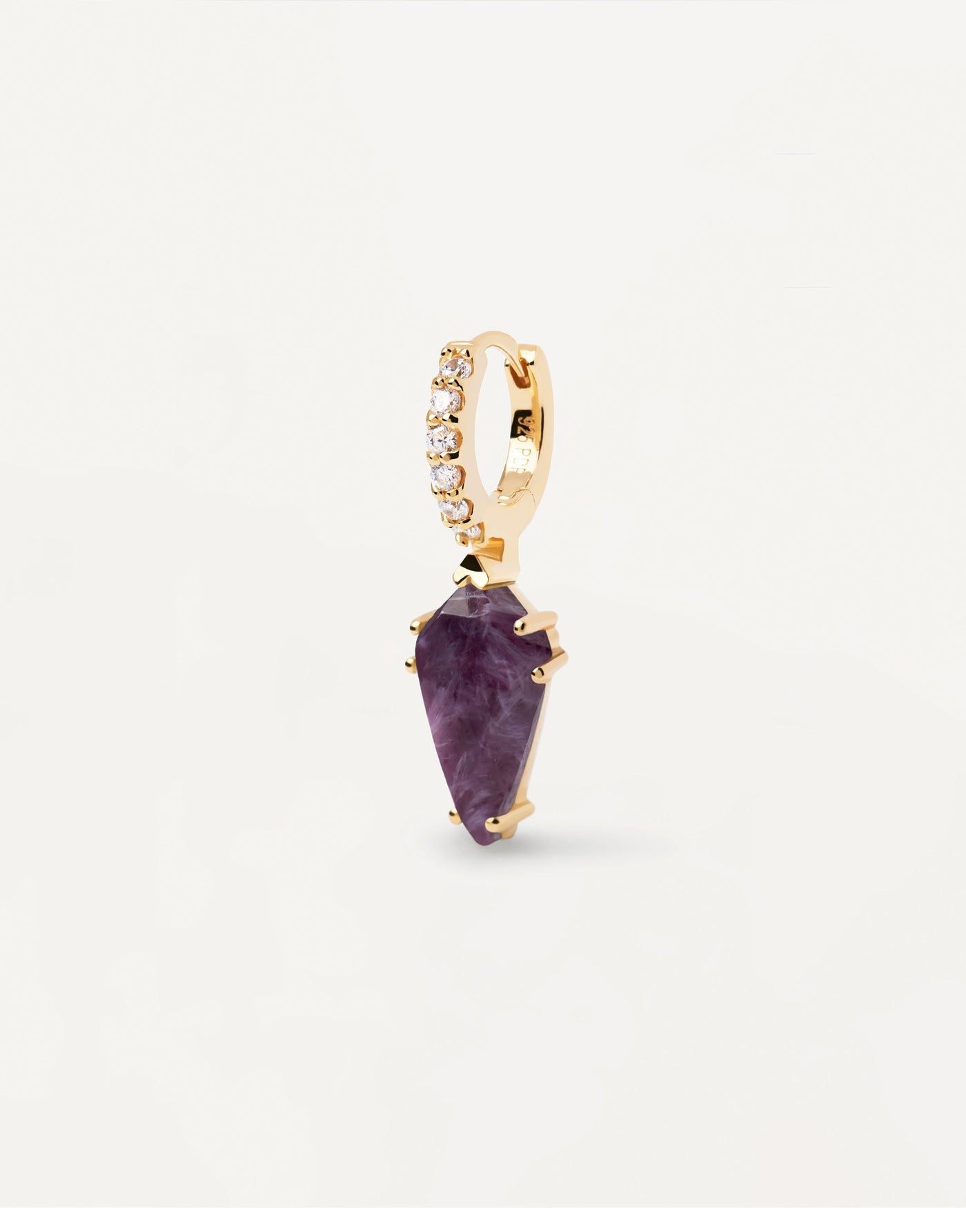 2023 Selection | Naoki Charoite Single Earring. Gold-plated hoop ear piercing with white zirconia and purple pointed gemstone pendant. Get the latest arrival from PDPAOLA. Place your order safely and get this Best Seller. Free Shipping.