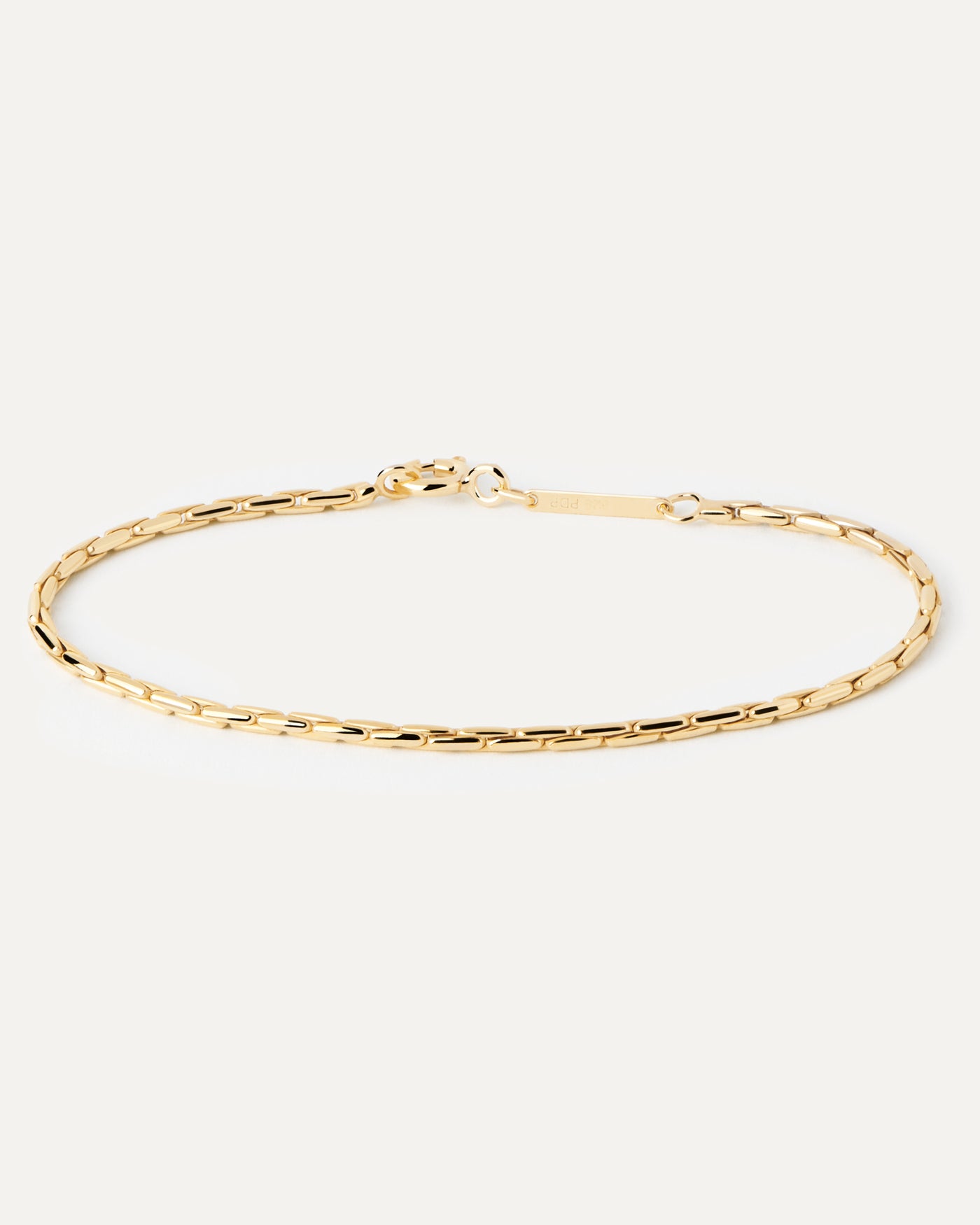 2023 Selection | Boston Chain Bracelet. Gold-plated boston chain bracelet with elongated links. Get the latest arrival from PDPAOLA. Place your order safely and get this Best Seller. Free Shipping.
