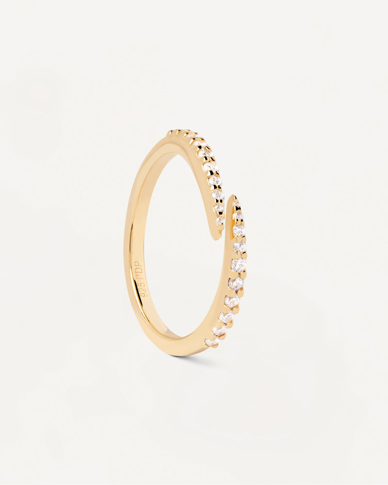 Almost ring in gold-plated silver with dainty zirconia