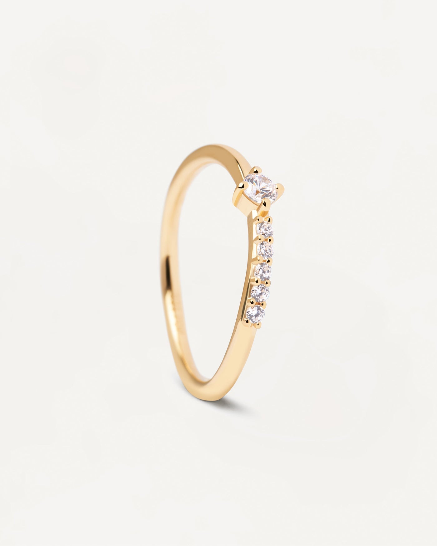 2023 Selection | Air Ring. Basic and elegant ring in gold-plated silver with white crystals. Get the latest arrival from PDPAOLA. Place your order safely and get this Best Seller. Free Shipping.