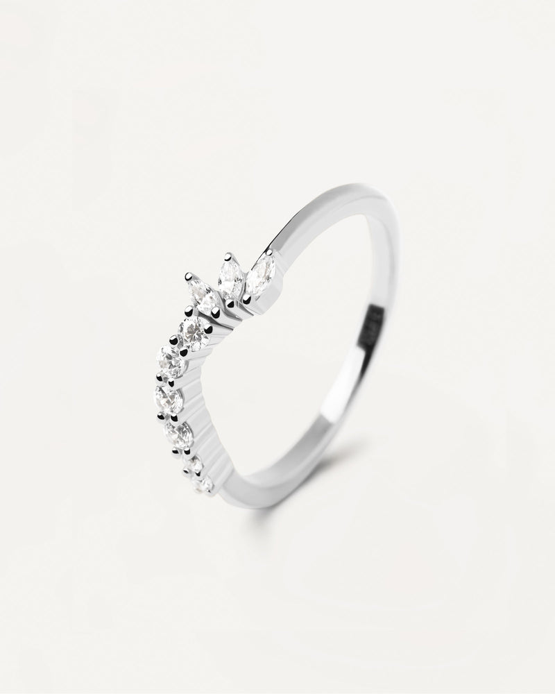 Wavy sterling silver ring with white zirconia