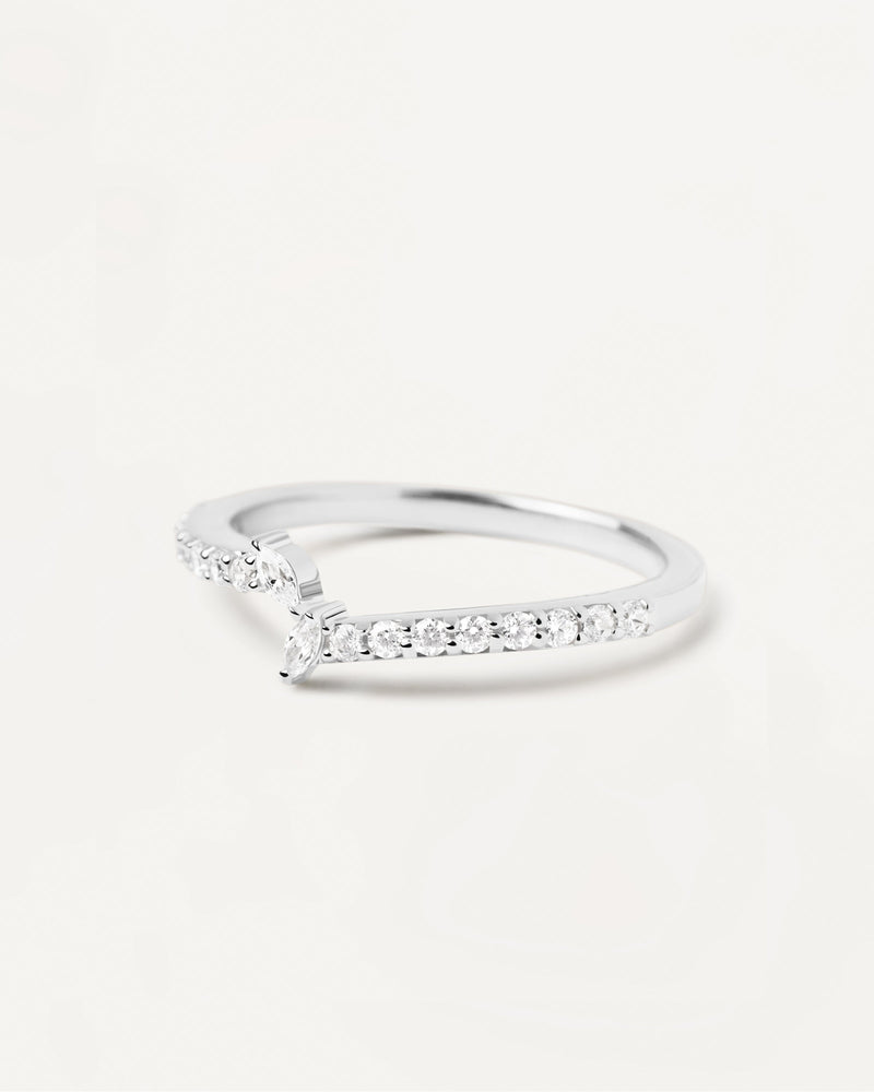 Basic silver ring with you-and-me white zirconia