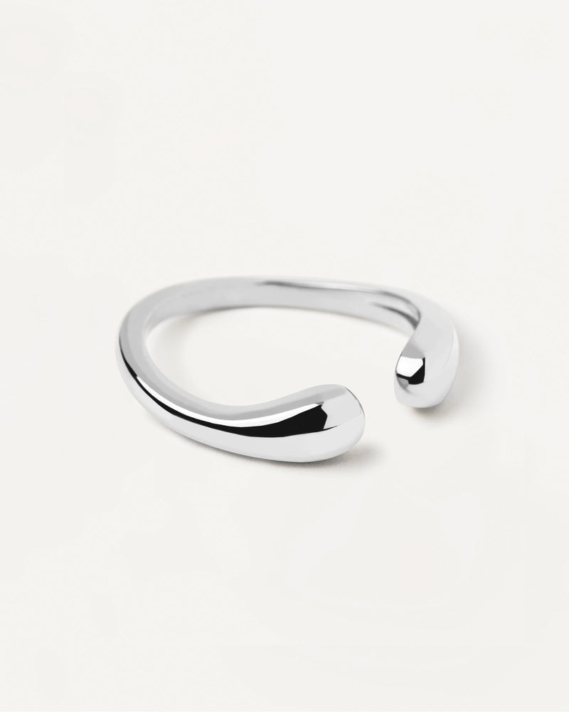 Grande anello aperto e sinuoso in argento sterling