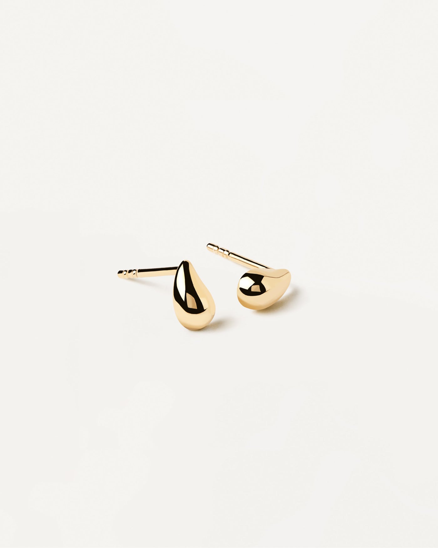2023 Selection | Drop Earrings. Gold-plated silver earrings in drop shape. Get the latest arrival from PDPAOLA. Place your order safely and get this Best Seller. Free Shipping.