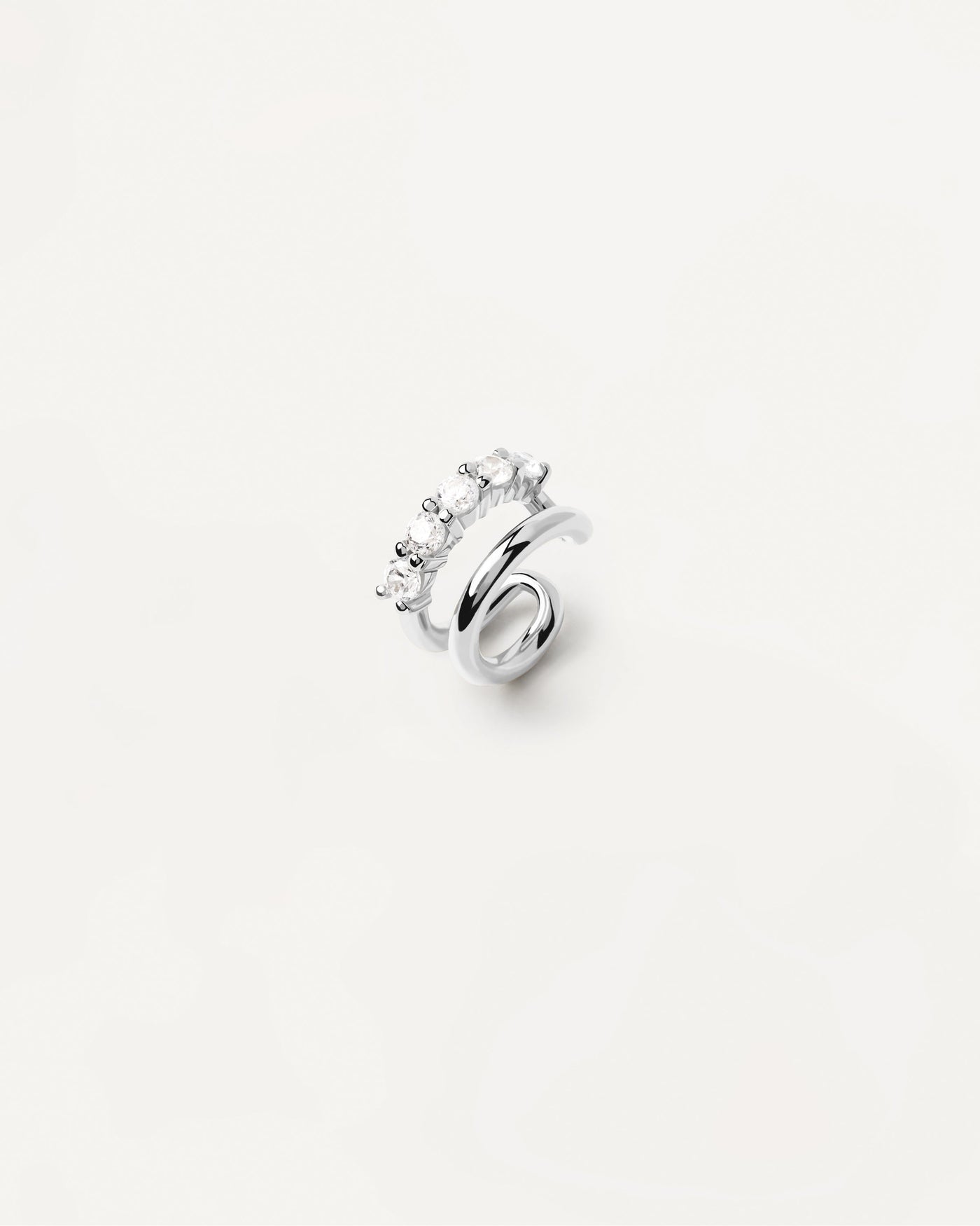 Ear Cuff en Argent Alexia. Bague d'oreille double en argent massif sertie de zircons blancs. Découvrez les dernières nouveautés de chez PDPAOLA. Commandez et recevez votre bijou en toute sérénité.